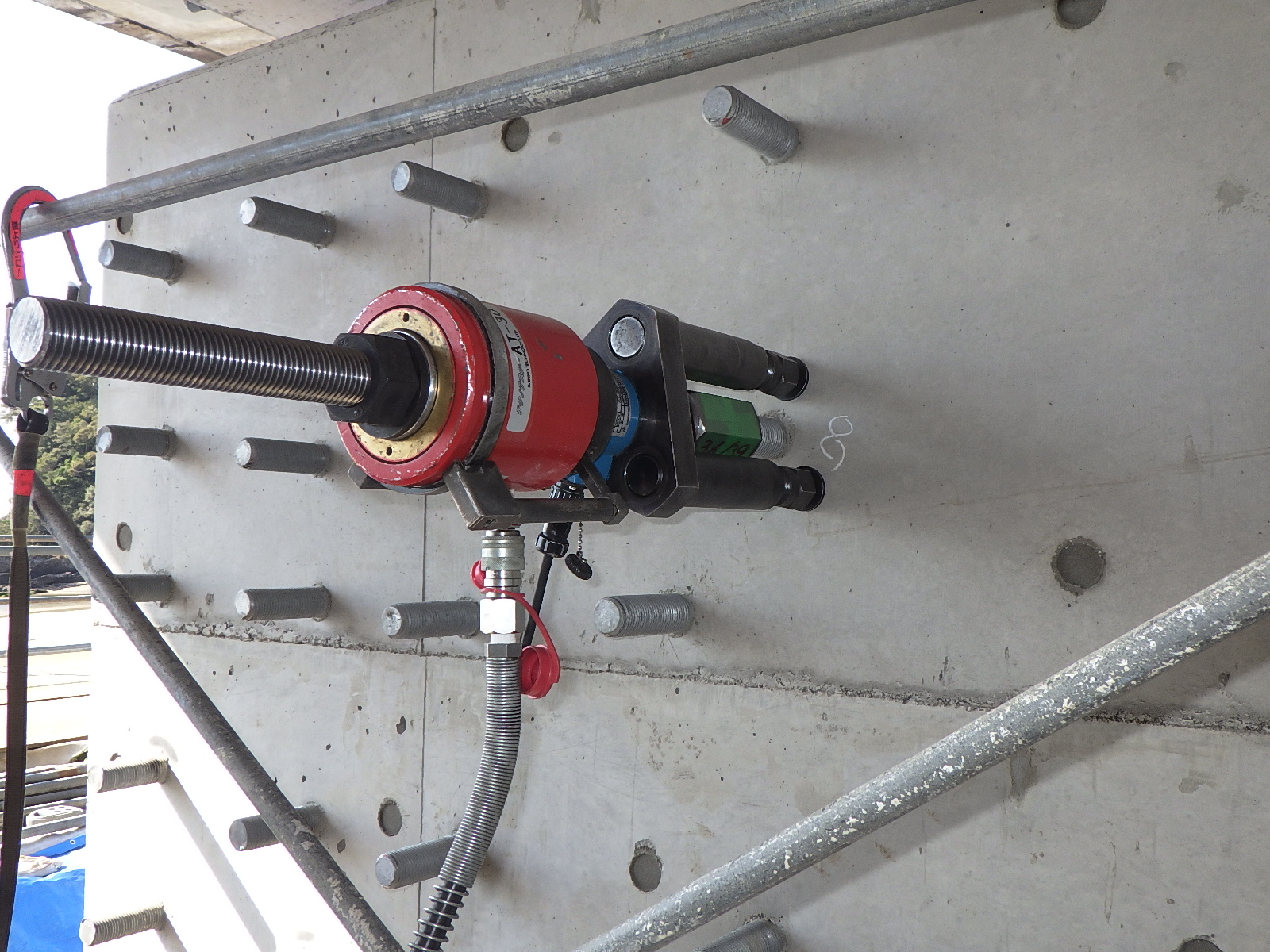 あと施工アンカー引張試験 四国エックス線 株式会社